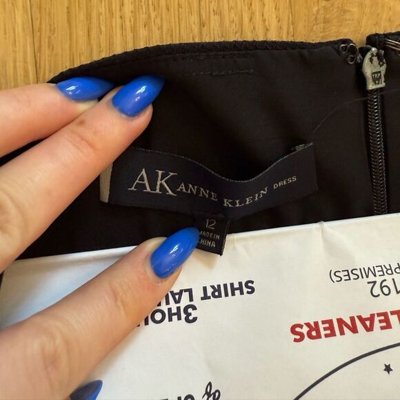 Anne Klein Black Cap Sleeve Dress - Picture 4 of 7